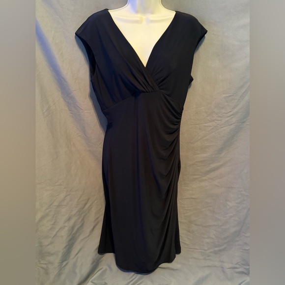 Lauren Ralph Lauren Dresses & Skirts - 🎀 Womens Ralph Lauren Black Dress Flattering Slimming Size 10 Sleeveless